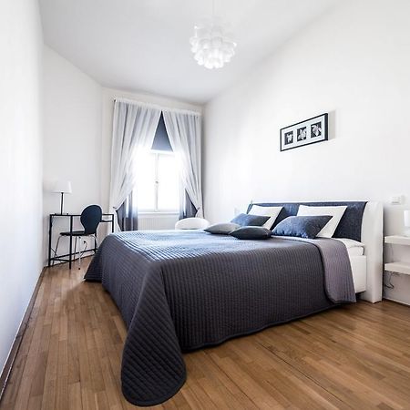 Modern Apartment Riegrovy Sady Prague Room photo